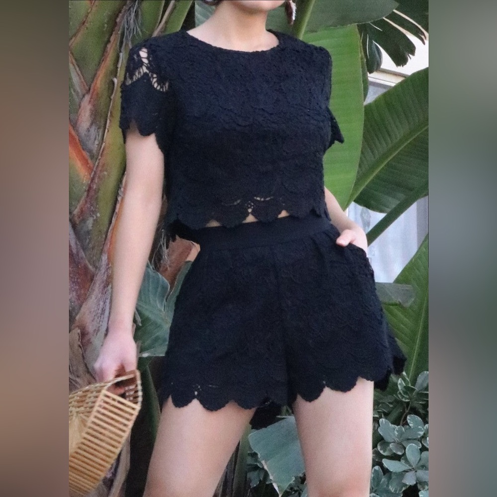 Elegant Black Lace Women Shorts